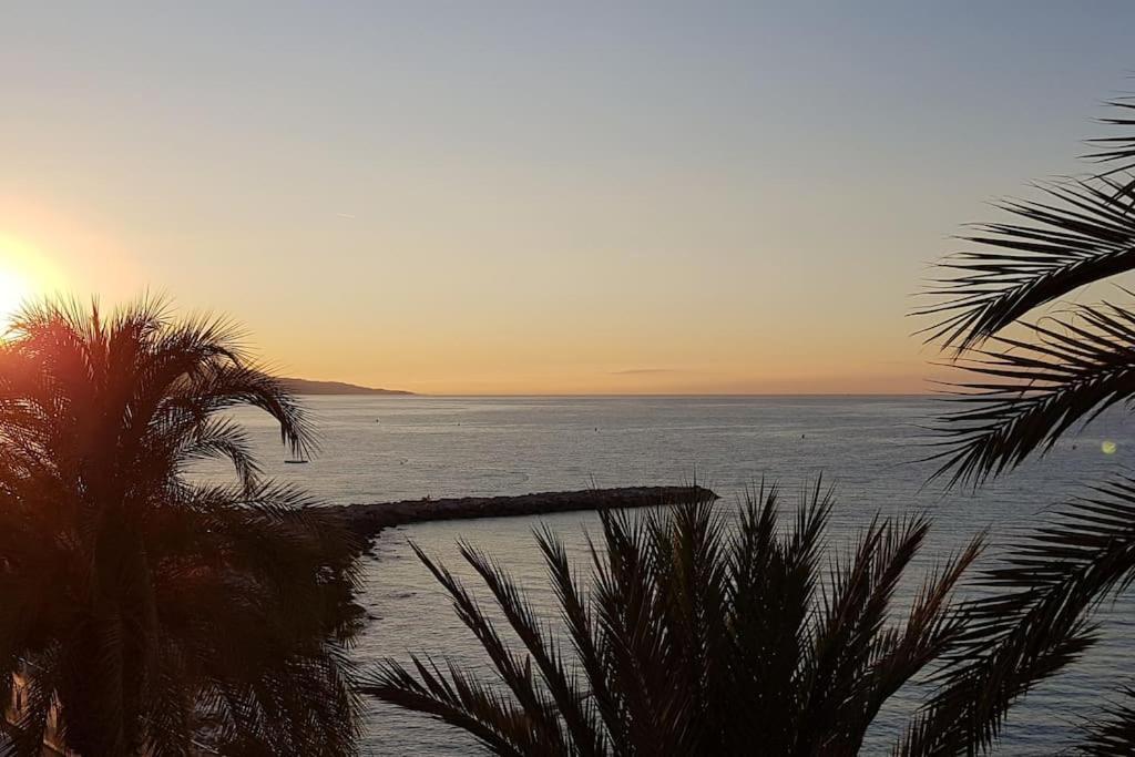 Appartement Bord De Mer Avec Garage Menton Eksteriør billede