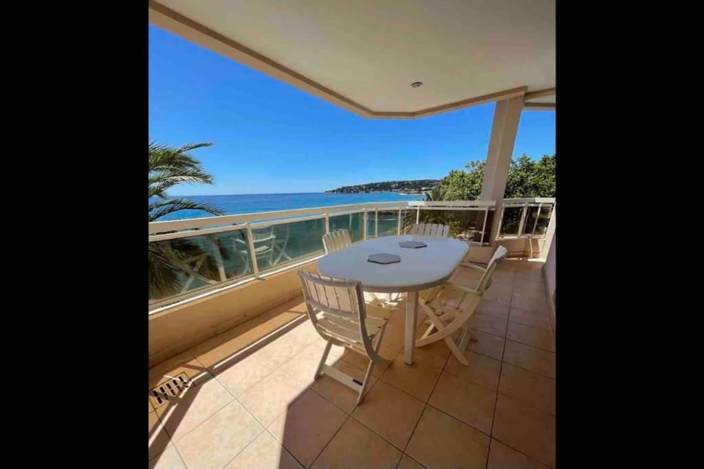 Appartement Bord De Mer Avec Garage Menton Eksteriør billede