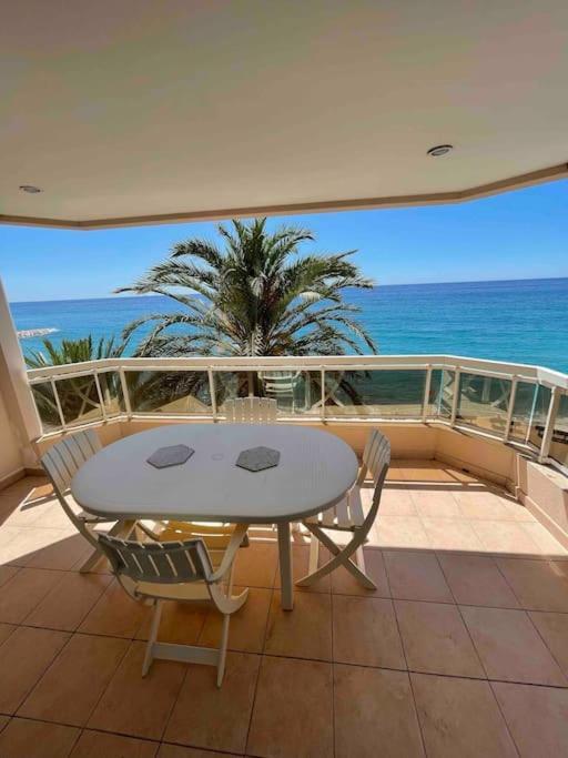 Appartement Bord De Mer Avec Garage Menton Eksteriør billede